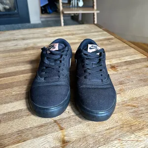 Nike SB Sneakers black with rose gold accents women’s size 7 thumbnail 2