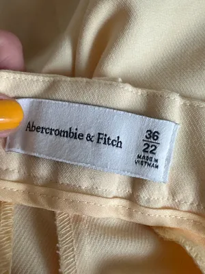 Abercrombie & Fitch Sloane Tailored Shorts thumbnail 4