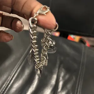Guess Silver-Tone Charm Bracelet with Heart, Key & Medallion thumbnail 8