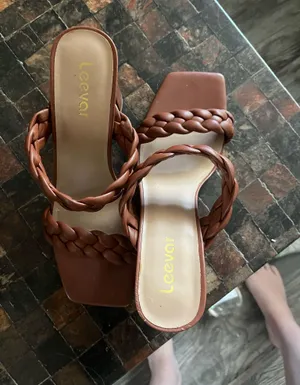 Brown Heel Leevar Size 8 thumbnail 1