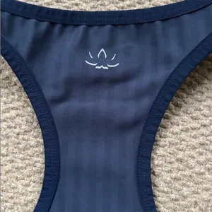 Like New Beyond Yoga Work It Over Long Line Sports Bra Navy Stripe XL Retail $70 thumbnail 11