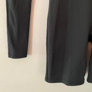 Aritzia Babaton Contour Black Long Sleeve One Piece Romper Active Women size XS thumbnail 5