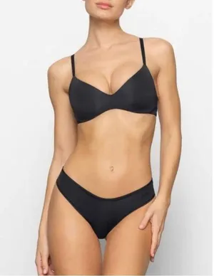 SKIMS Wireless Push-Up Bra 32C thumbnail 1