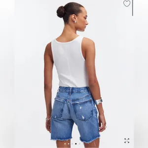 NWT Madewell Long Denim Shorts in Pedersen Wash 26 missing interior button thumbnail 4