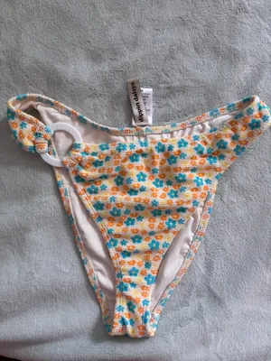 Dippin Daisy Bikini NWT Size M thumbnail 6