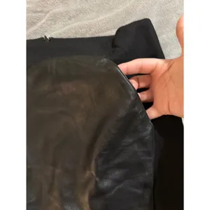 Anthropologie Eva Franco Black Leather Pencil Skirt Size 4 Professional‎ thumbnail 3