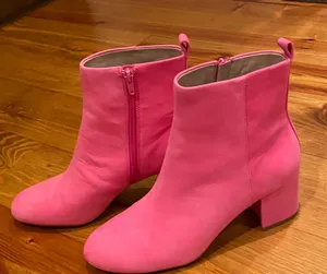 pink boots Size 8.5 thumbnail 1
