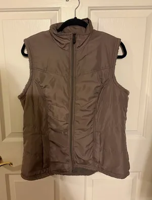 Women’s Sleeveless Puffer Vest - Taupe thumbnail 1
