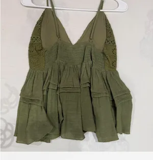 Dark green lace trim ruffle top size medium thumbnail 2