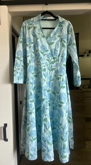 Light Blue Floral Midi Dress with V-Neck thumbnail 1