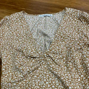 Abercrombie & Fitch Floral Print Long‎ Sleeve Top Smocked Back Women Size Small thumbnail 2