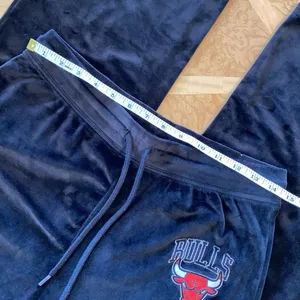 Vintage Y2K NBA Chicago Bulls Basketball Black Velour Lounge Pants Size Medium thumbnail 8