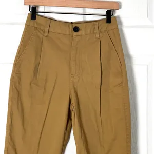 Bershka NWT Tan Cuffed Ankle Cropped Trouser Pants thumbnail 3