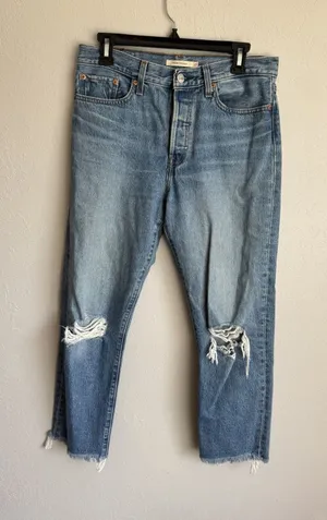 Levi’s Premium Mid Wash Blue Denim Wedgie Straight Leg Jeans Women 29 Distressed thumbnail 1
