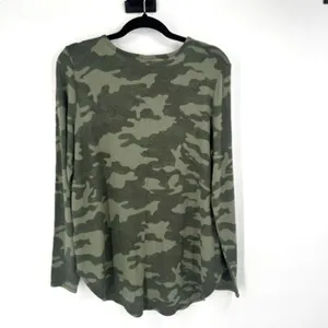 Old Navy Green Camp Patterned Plush-Knit Long-Sleeve Tee Large‎ Soft Layering thumbnail 3