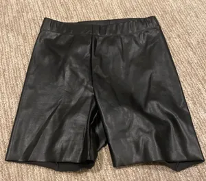 Black bike shorts thumbnail 1