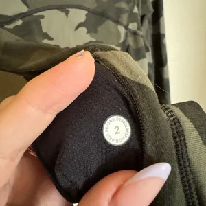 Lululemon Its Rulu Run Long‎ Sleeve Shirt 2 Heritage 365 Camo Medium Olive Multi thumbnail 10