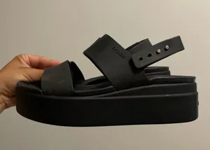 Crocs Brooklyn Sandals thumbnail 3