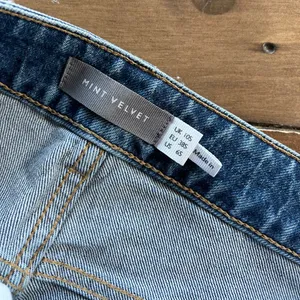 Mint Velvet Barrel Mid Indigo Jeans 6 Short thumbnail 9