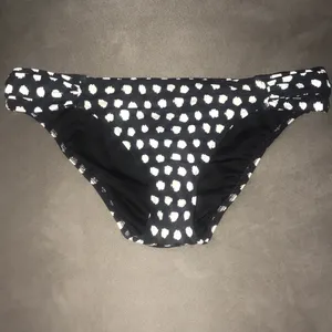 Victoria’s Secret bikini bottoms thumbnail 3