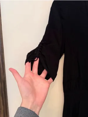 H&M black ruched short sleeve v neck midi dress thumbnail 4