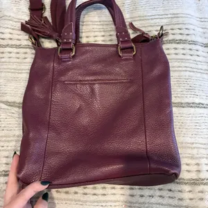 The Sak Wine Pebbled Leather Crossbody With Top Handles Purse Butter Soft EUC thumbnail 10