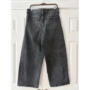 Banana Republic High Rise Wide Leg Crop Jeans Washed Black‎ Size 30 Long thumbnail 2
