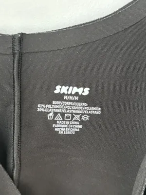 NWT Skims Body Unlined Plunge Bodysuit black Size M ( Sold Out) thumbnail 6