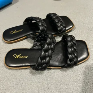 Black braided sandals Size 7 thumbnail 2