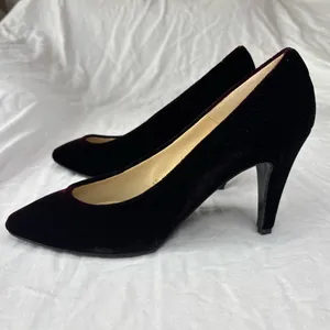 Red Brown Velvet Pointed Toe Kitten Heel Leather Sole Size 6 / 4” Heel Caressa thumbnail 2
