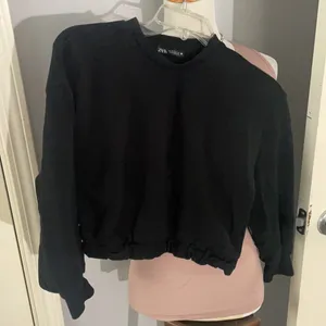 Zara black crop top. 
7 thumbnail 4