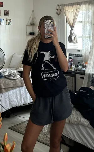 The Gallery Waikīkī T Shirt Black Size M thumbnail 1