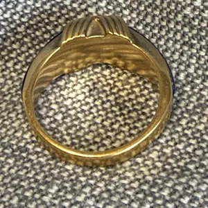 VTG Avon Ring‎ Gold Tone Sz 7.5 Criss Cross Design Band Navy Blue Retro 90s Y2K thumbnail 7
