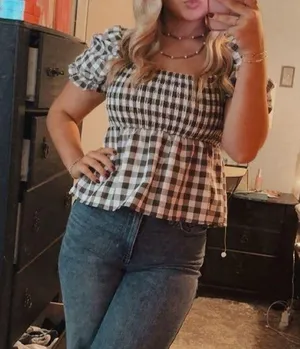 Green plaid puffy sleeve top! thumbnail 1