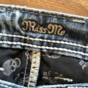Miss Me‎ Bootcut Jeans Size 26 Midnight Fleur De Lis JP4369 Low Rise Dark Wash thumbnail 9