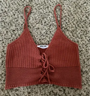 Boutique tank Red thumbnail 1