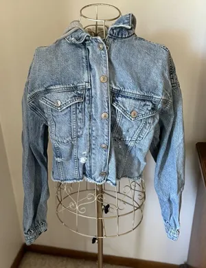 American Eagle Cropped Hooded Denim Jacket Distressed Raw Hem XS Light Wash thumbnail 1