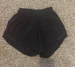 Lululemon Hotty Hot 4" thumbnail 1
