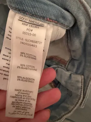 Good American flare jeans thumbnail 2