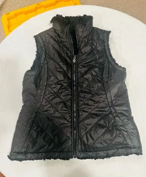 Reversible Faux Fur & Quilted Puffer Vest - Black thumbnail 1