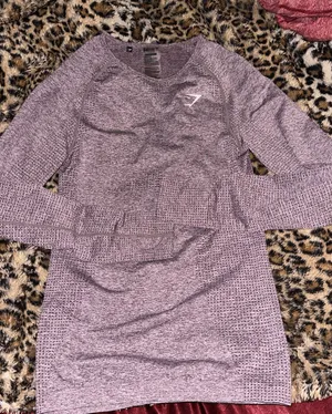 Gymshark Long Sleeve thumbnail 1