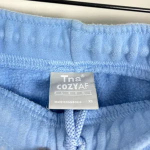 ARITZIA TNA Cozy Fleece Mega Sweatpants in Pastel Blue Size X-Small thumbnail 4