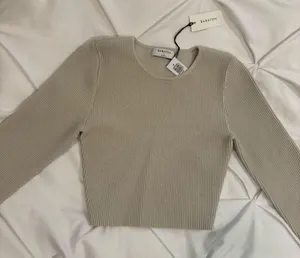 Matte Pearl Cropped Aritzia Long sleeve Crew Babaton thumbnail 1