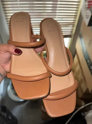 A new day heels - short block heel thumbnail 1