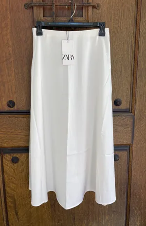 ZARA A-line Satin Off White Midi Skirt. Size S thumbnail 2
