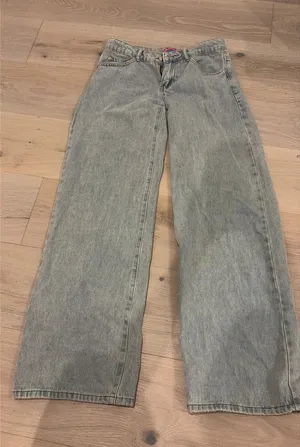 Edikted Jeans Low-Rise thumbnail 1