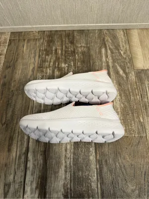 Skechers Women's Slip-On Go Walk Sneakers in White and Light Pink Size 7.5 thumbnail 12