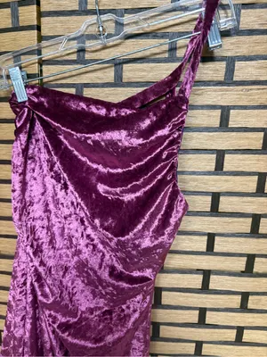 Superdown Pink Crushed Velvet One Shoulder Dress Size Medium thumbnail 5