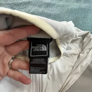 The North Face Women's Soft Shell Jacket White Gray Size S Windstopper EUC thumbnail 10