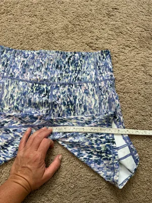 Athleta Ultimate Stash 7” Athletic Bike Shorts Size L thumbnail 7